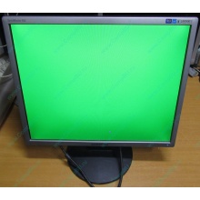 Монитор 19" Samsung SyncMaster 943N на экране малозаметные царапинки (Майкоп)